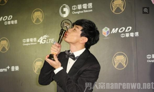 林俊杰当上歌王太兴奋 随即扭了脚