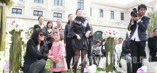 李嫣幼年照