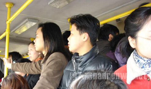 站在公交上减肥