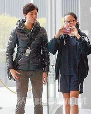 吴绮莉成龙女儿照片