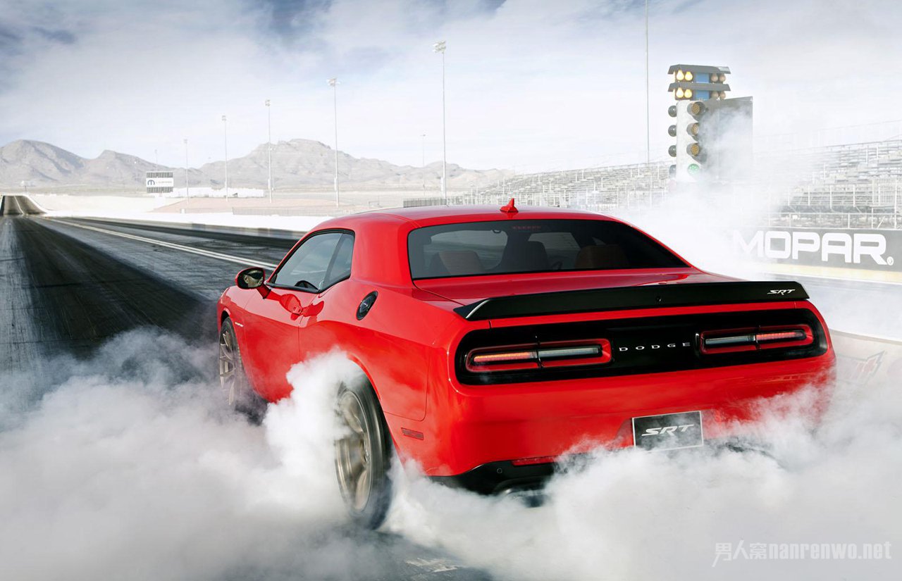ײ2015Challenger SRT Hellcat