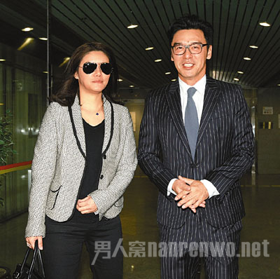 钟镇涛与现任老婆范姜素贞