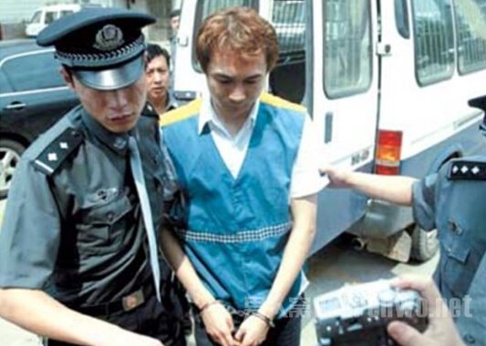 高虎吸毒被抓的审讯过程 张纪中：不像会吸毒的人啊！