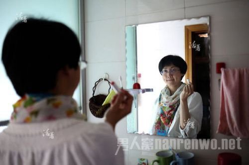 女性化刘霆