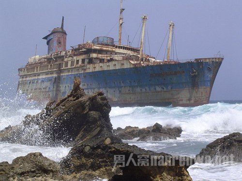 在世界各地搁浅了的沉船