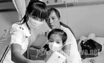 17岁女孩为救妹妹弃读大学