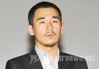 张默