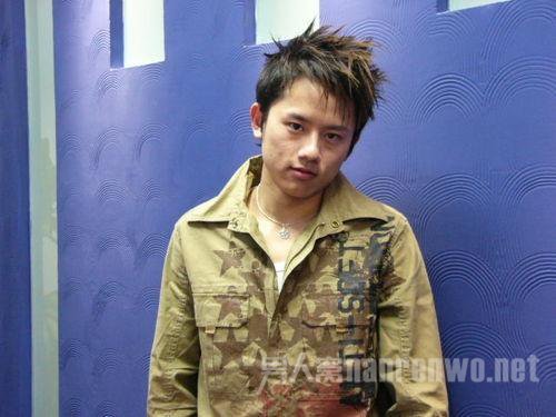 张杰再上《快本》观众无感 盘点出道至今发型史
