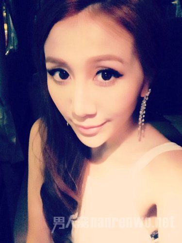 赌王女儿何超盈个人资料