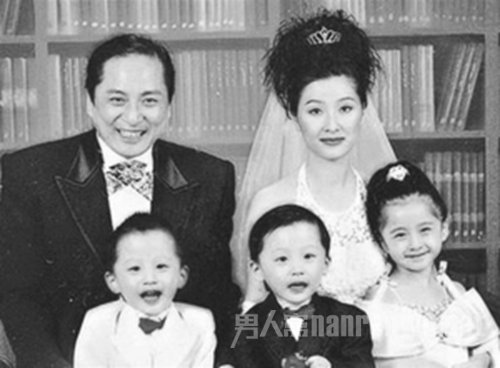 汤镇业与前妻