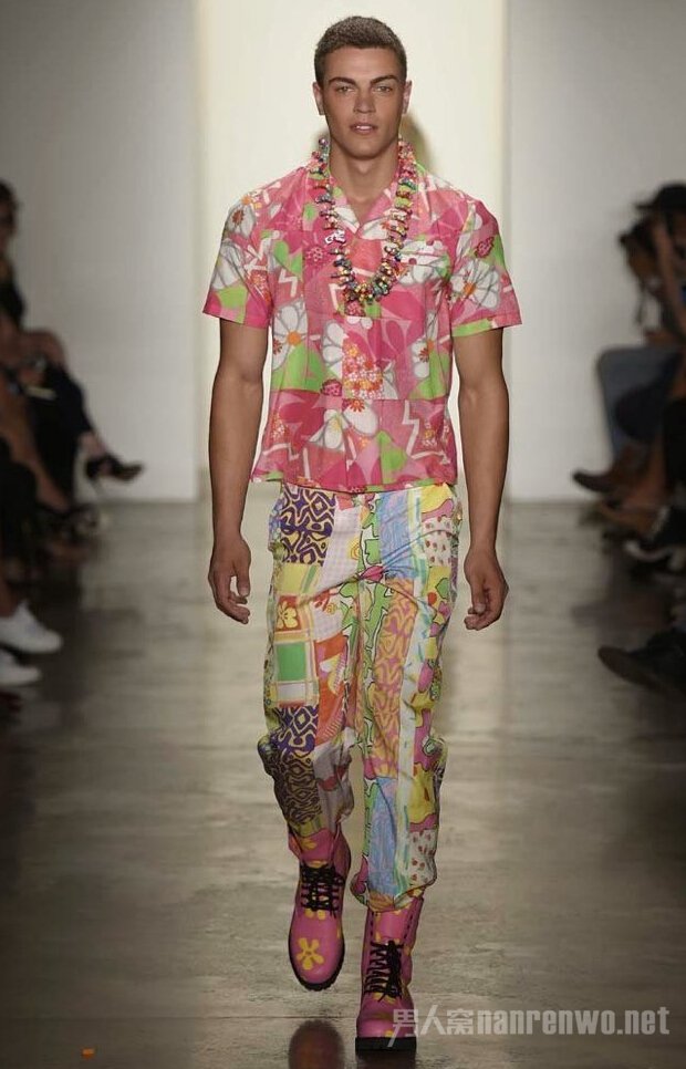 Jeremy Scott 发布2015春夏全新造型