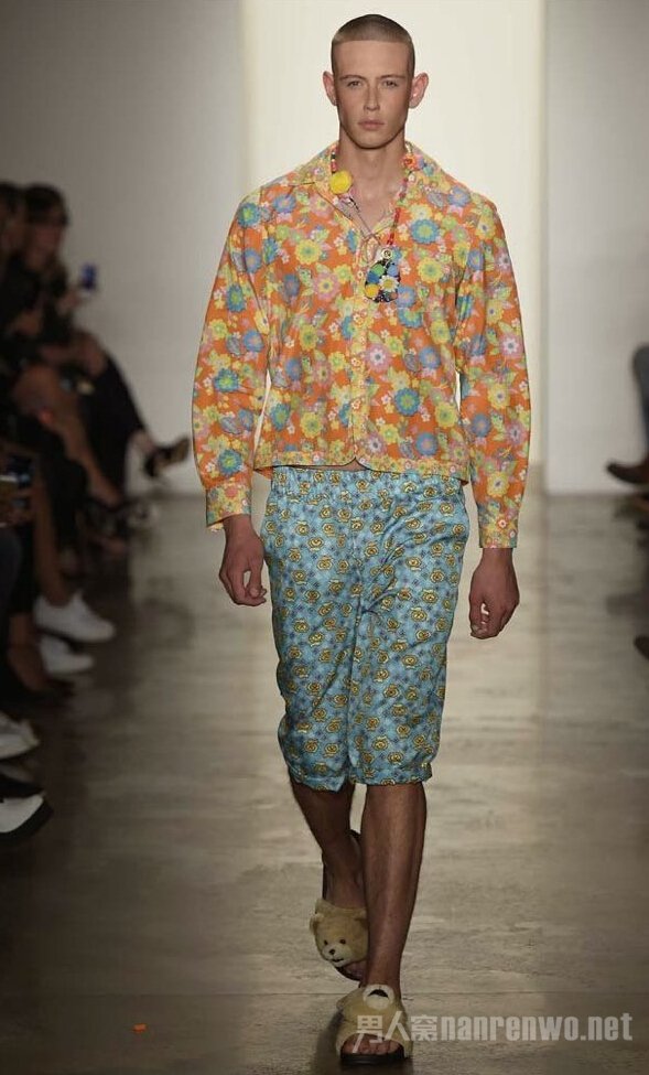 Jeremy Scott 发布2015春夏全新造型