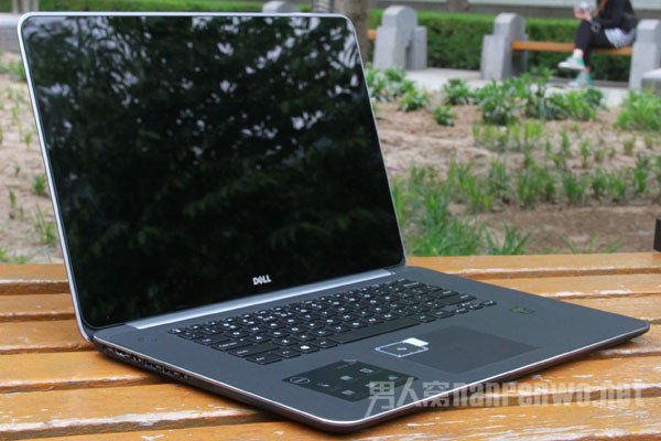 XPS15 (XPS15D-6828T)