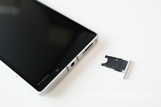 诺基亚Lumia 930的卡槽
