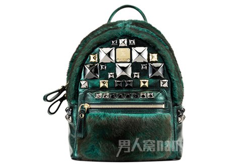 管它迷彩包还是纯色包 能凹造型的就是好包