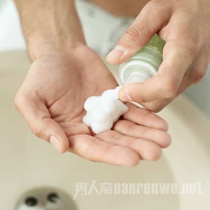 不惧秋冬手脚起皮 天气再冷也不输形象