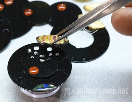 梵克雅宝Only Watch特别版腕表制作过程