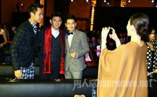 刘诗诗为吴奇隆、林志颖、钟汉良等拍照