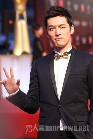 胡歌回归大荧屏 帅气发型演绎男神魅力