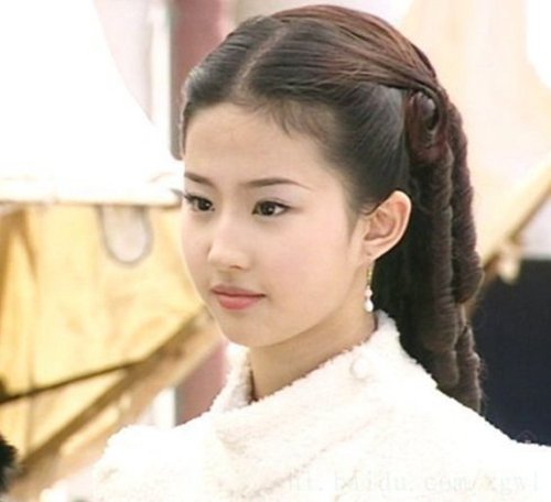刘亦菲婴儿肥