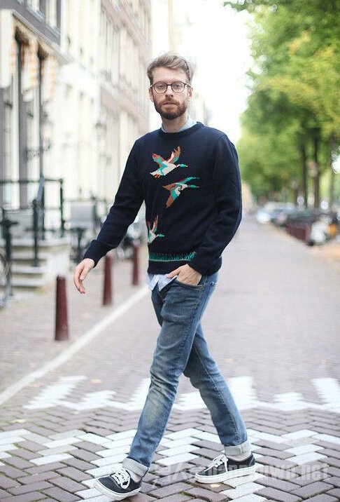 欧美秋冬街拍来袭 满满的毛衣戏法