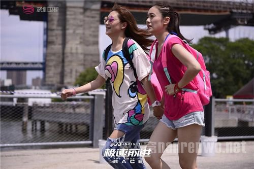 《极速前进》应采儿成火爆女神 人气超越陈小春