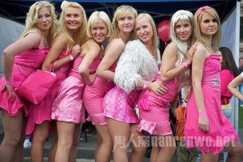 俄罗斯女多男少或成“女儿国” 盘点世界女儿国
