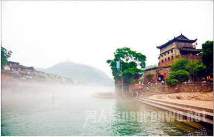 风雨边城——凤凰古城