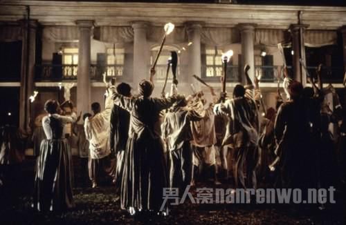 美国路易斯安那州的橡树庄园，相关电影：《夜访吸血鬼》