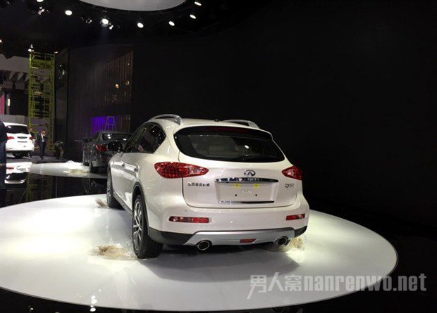 英菲尼迪Q50