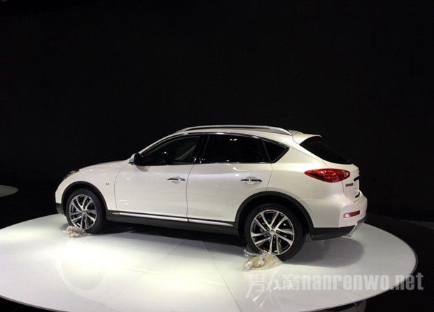 英菲尼迪Q50