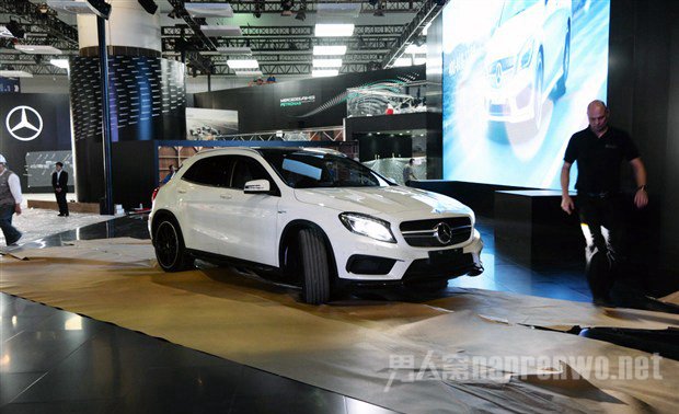 奔驰GLA 45 AMG