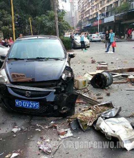 厦门美湖路小吃店突发煤气爆炸