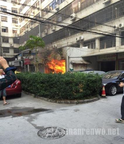 厦门美湖路小吃店突发煤气爆炸