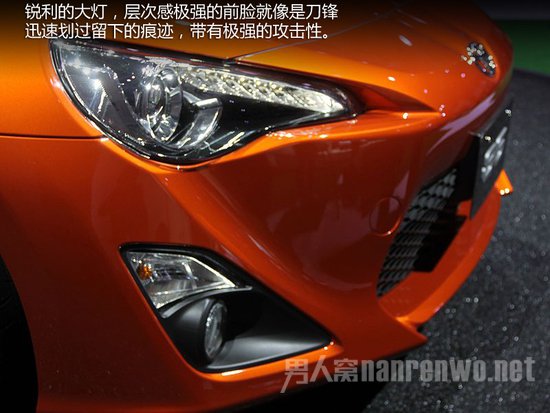 丰田86跑车车灯