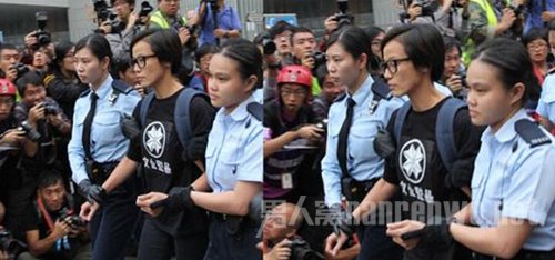 何韵诗自觉被捕无反抗