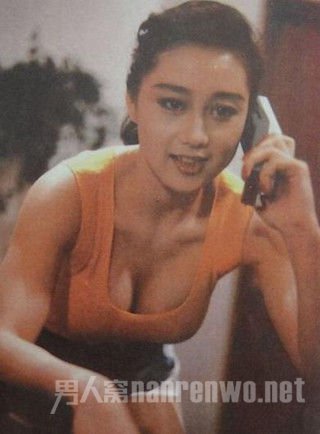 利智半露酥胸