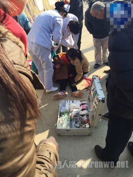 9��Ů����ѧ;����Ϯ����