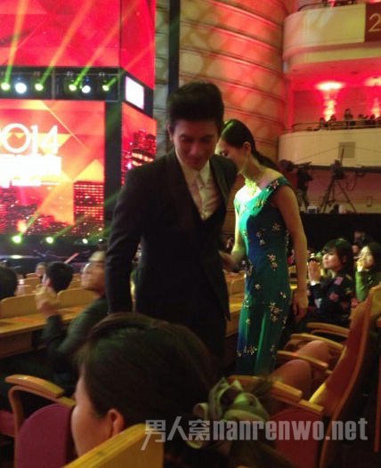 吴奇隆刘诗诗一同就坐 吴奇隆刘诗诗一同就坐