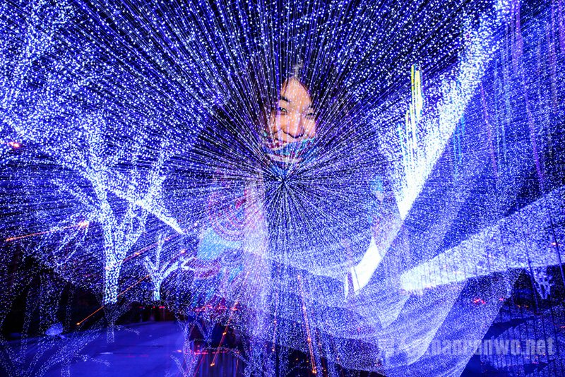 与闪光灯人像作照片叠加出的梦幻效果　　
