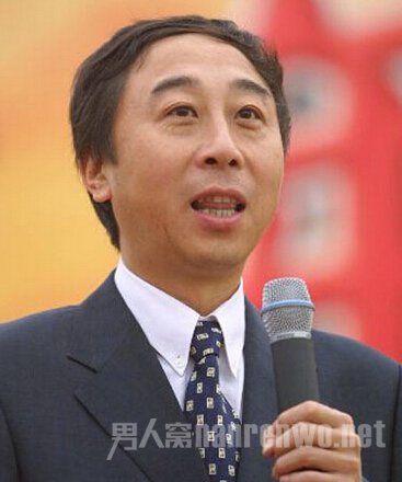 　冯巩担任2015央视羊年春晚顾问