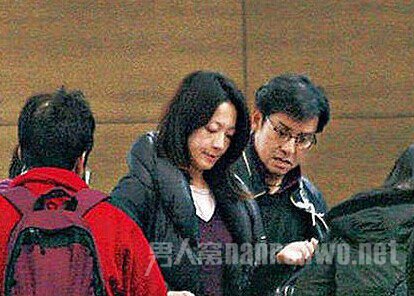 谭咏麟坐享齐人之福