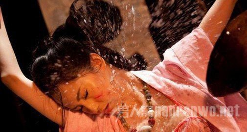 古代女囚在死刑前受尽摧残失贞操