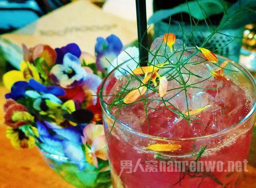 加利福利亚灌木鸡尾酒
