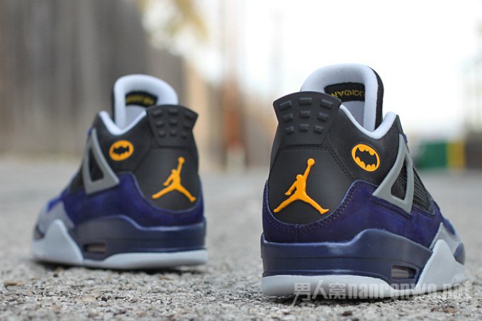 Air Jordan 4 BATMAN