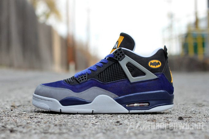 Air Jordan 4 BATMAN Ь