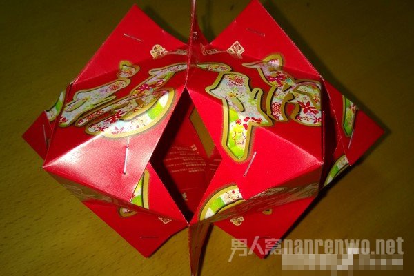 如何用利是封红包制作元宵节灯笼8