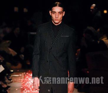 ϣ (Givenchy) װ