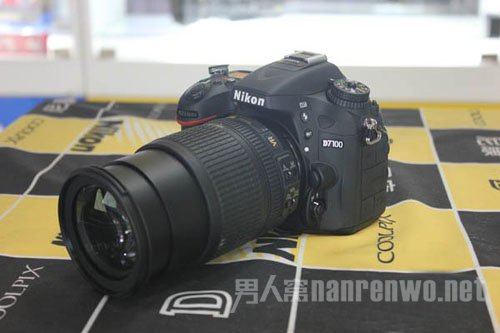 ῵D7100