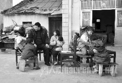 冒瑞林和孩子们